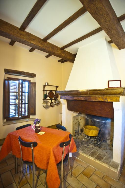 Casa Castellina Pensionat Foligno Rum bild