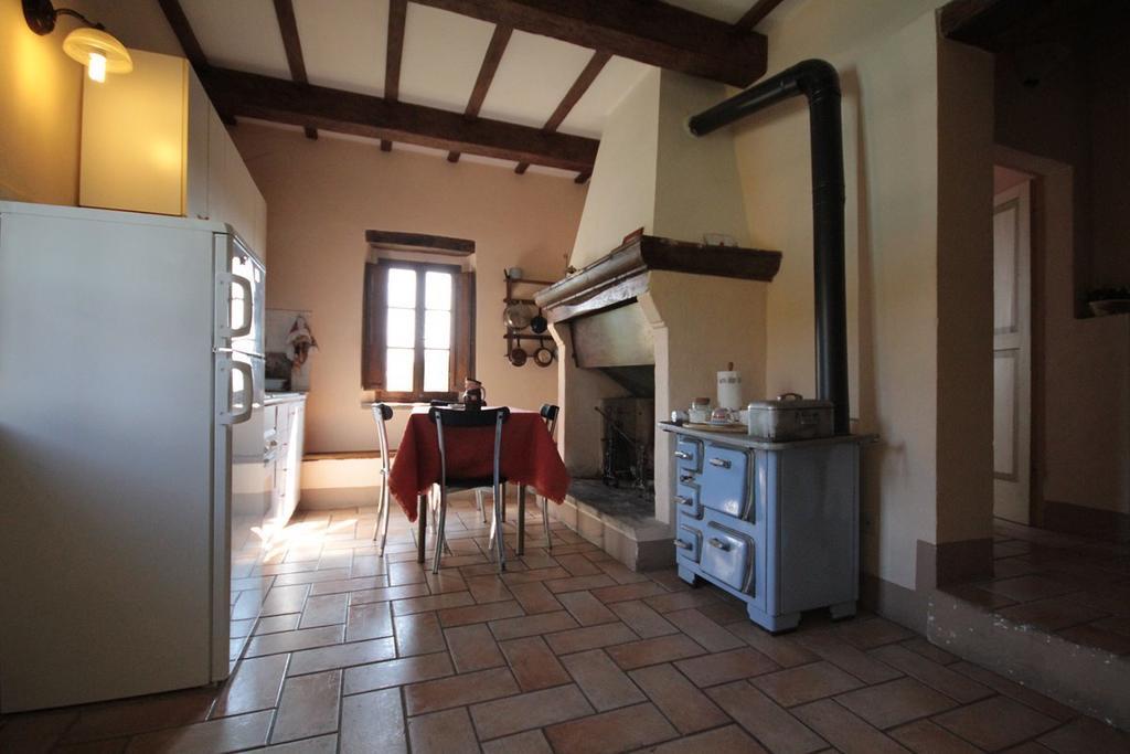 Casa Castellina Pensionat Foligno Rum bild